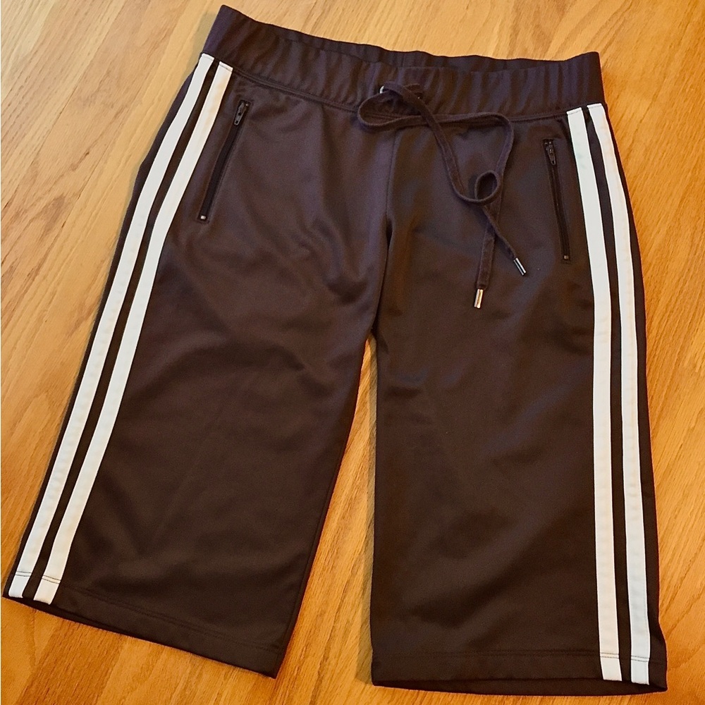Brown knee length Juicy Couture shorts